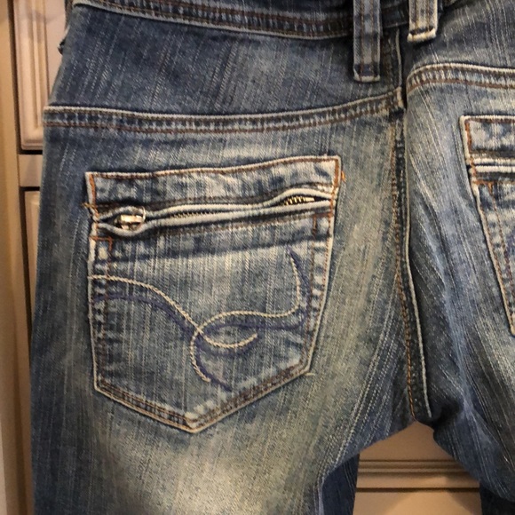 Farlow Jeans - Picture 11 of 14